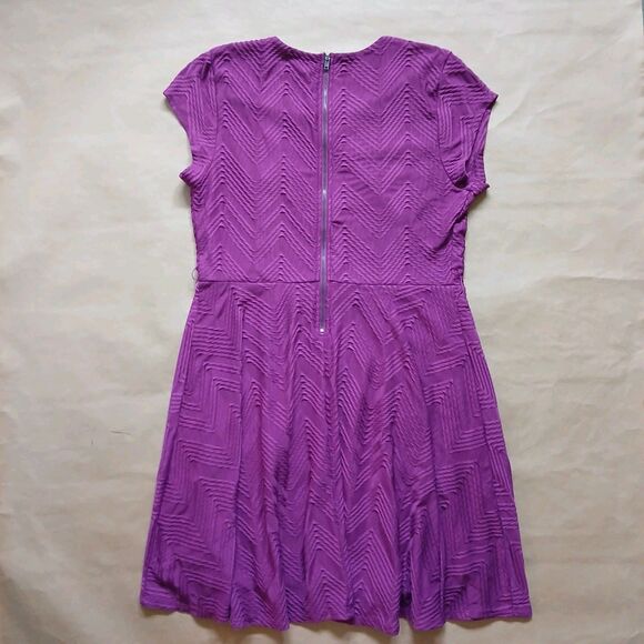 Candie's Dress Womens XL Magenta Short Sleeve Fit And Flare Knit Textured Skater - Picture 2 of 8